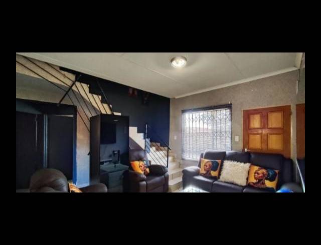 2 BEDROOM DUPLEX FOR SALE IN DAWN PARK EXT